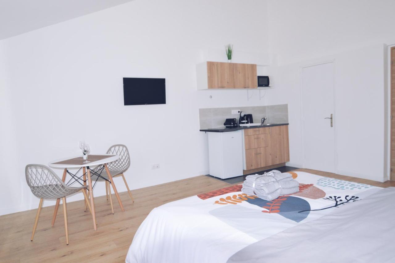 Studios Lsquare-Residence 沙泰勒罗 外观 照片